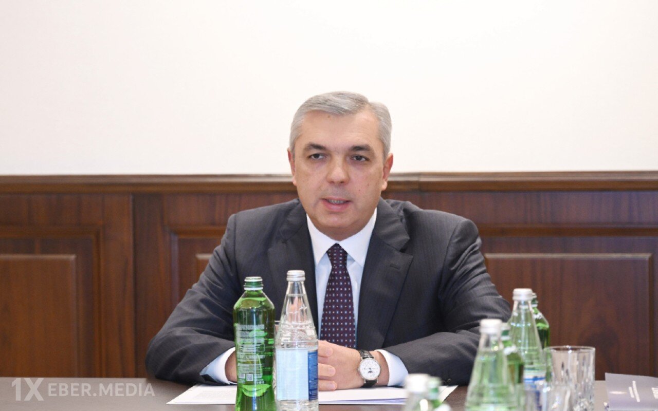 Samir Nuriyev Korrupsiyaya qarşı mübarizə üzrə Komissiyasının iclasını keçirdi - FOTOLAR