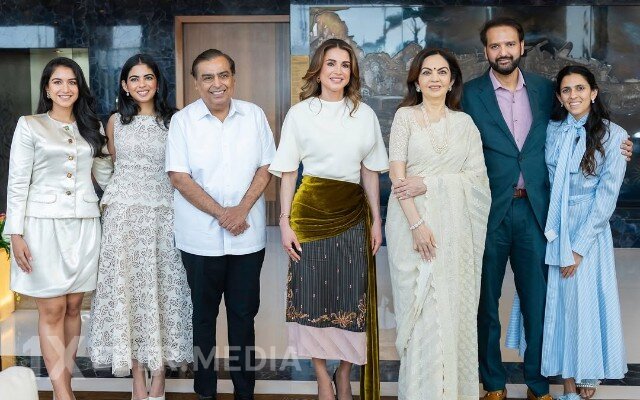 Kraliça Hindistanda Ambanilərin qonağı oldu - VİDEO (FOTOLAR)