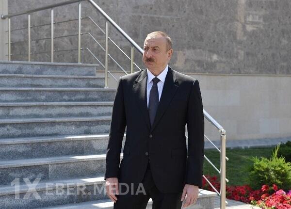 Prezident ailəsi ilə Xocalı Soyqırımı Memorialının açılışını etdi