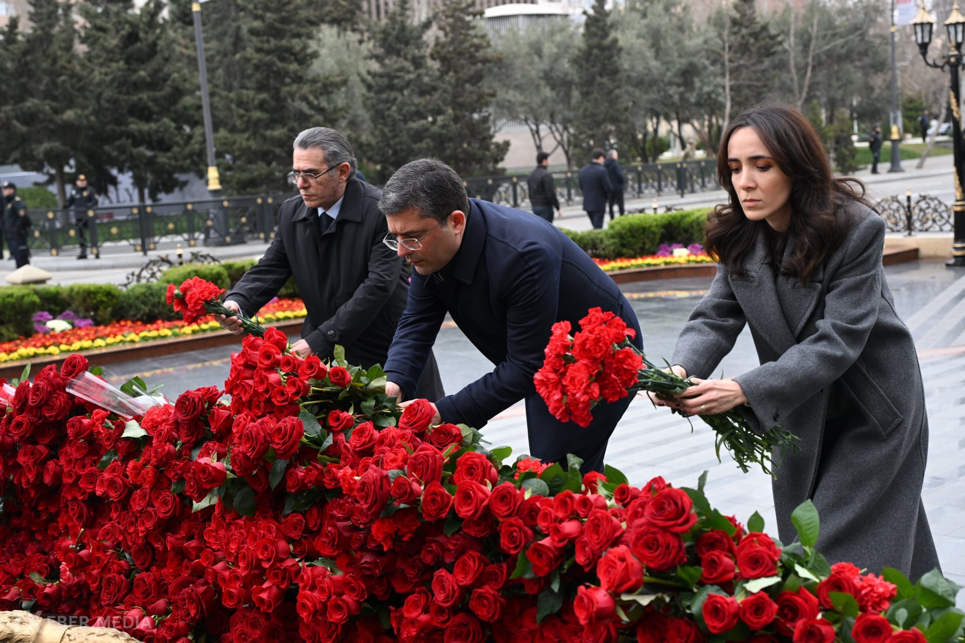 MEDİA kollektivi Xocalı soyqırımının 34-cü ildönümü ilə əlaqədar “Ana harayı” abidəsini ziyarət edib
