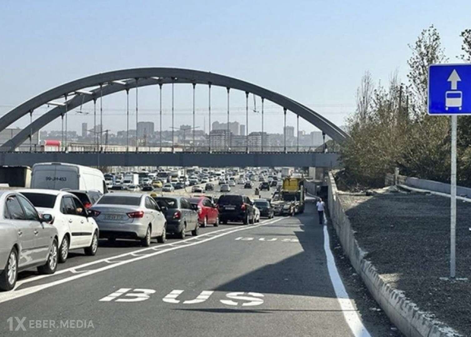 Sürücülərin nəzərinə: Bu yolda avtobus zolağı ləğv edildi