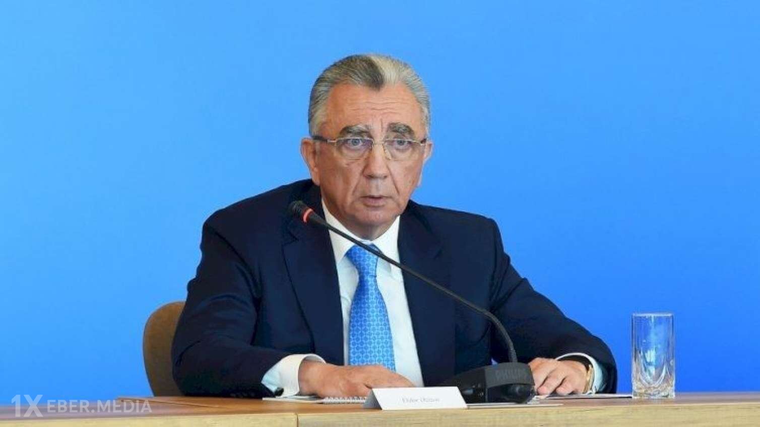 Eldar Əzizovun uzağa püskürən töhməti – Bəs “qulağın dibi”nə nə vaxt çatacaq?