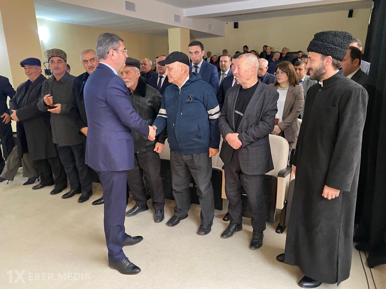 Elşən Salahov vətəndaşlarla görüşdü