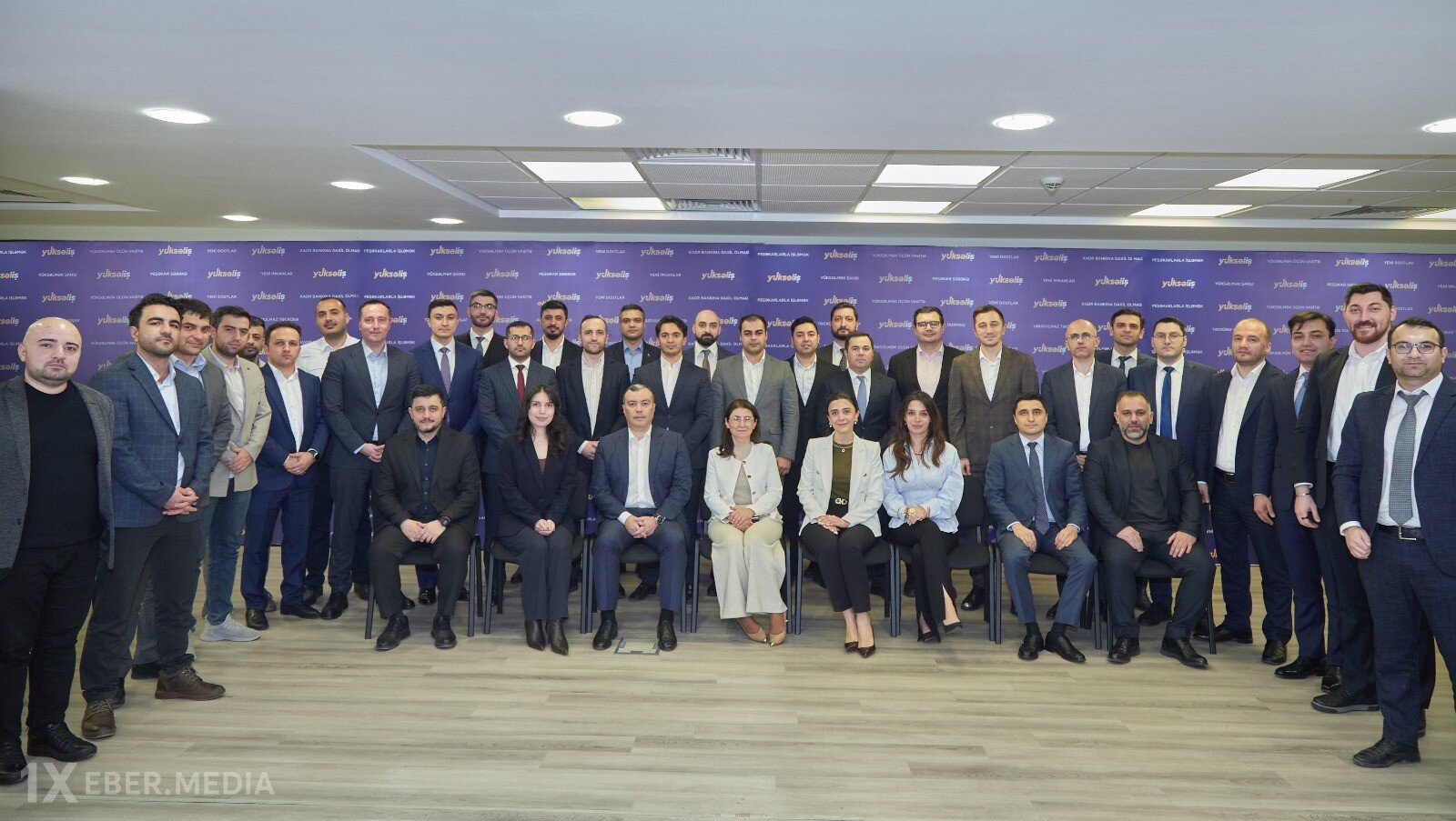 Sahil Babayev “Yüksəliş” müsabiqəsinin qalibləri ilə görüşdü