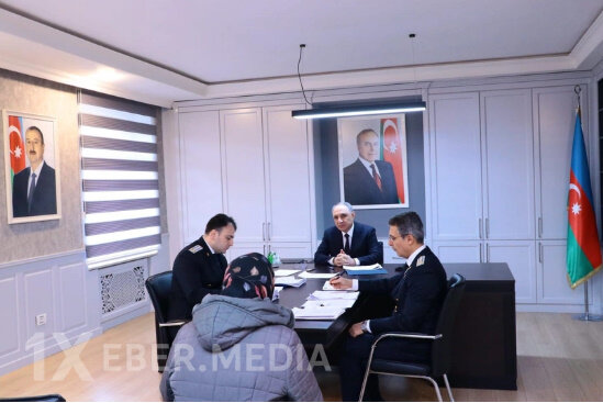 Baş prokuror Suraxanı rayonunda vətəndaşları qəbul edib