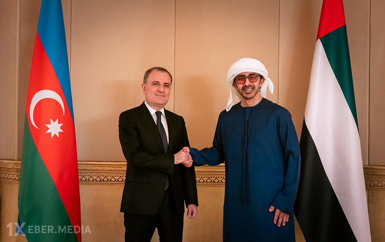 Ceyhun Bayramov BƏƏ-li həmkarı ilə görüşdü