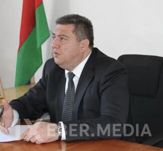 İcra başısı bir gündə 14 nəfəri vəzifədən çıxardı