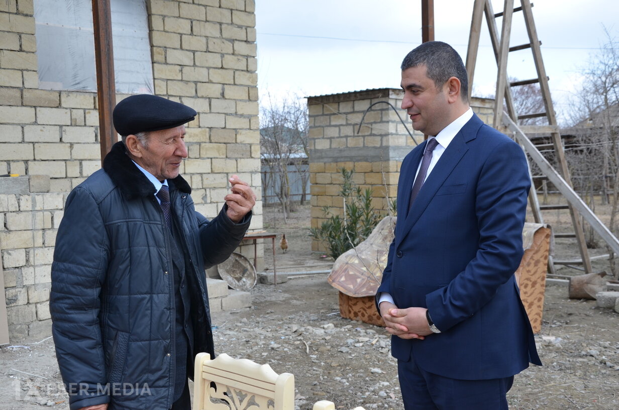 Elşən Həsənli Qarasaqqal kəndində sakinlərlə görüşdü