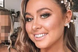 Müəllimə 12 yaşlı məktəblidən uşaq doğub - Qalmaqal