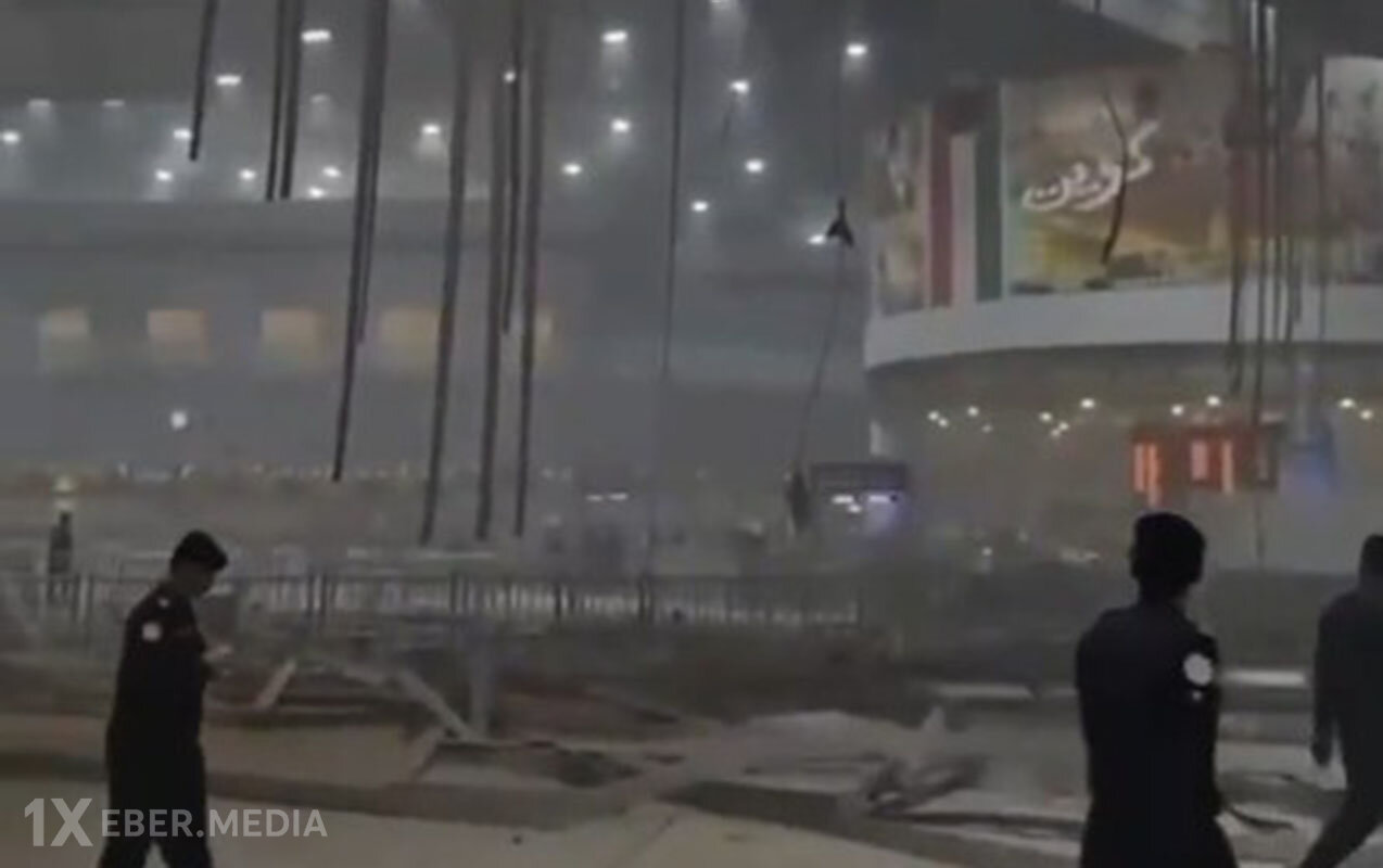 İran Küveytdə hava limanını vurdu - Video