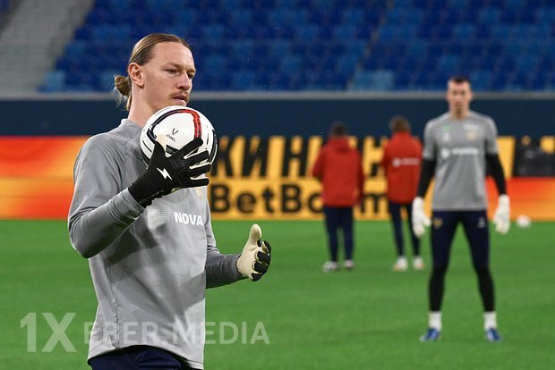 Safonov PSJ-nin Çempionlar Liqasında Monako ilə oyununda start heyətində yer alacaq