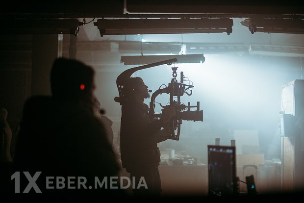 Rus rejissorları XlX əsr kilsəsini buz sütununa çeviriblər