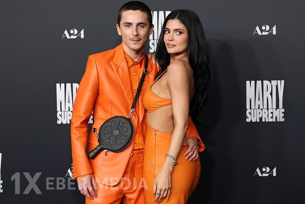 Timoti Şalamet Kayli Cennerlə toyu ilə bağlı verilən sualdan utanıb