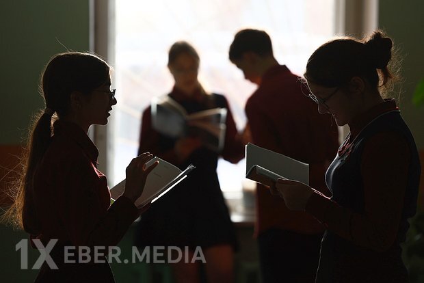 Rusiya məktəb tədris planında dəyişikliklər üçün yeni son tarixləri təsdiqləyib