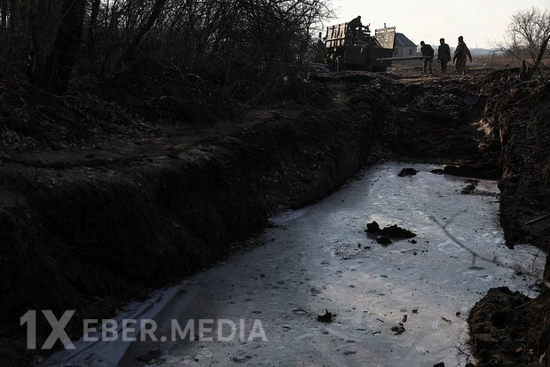 Ukrayna Silahlı Qüvvələrinin komandanlığı hərbçilərin yalnız bir şərtlə geri çəkilməsinə icazə verdi