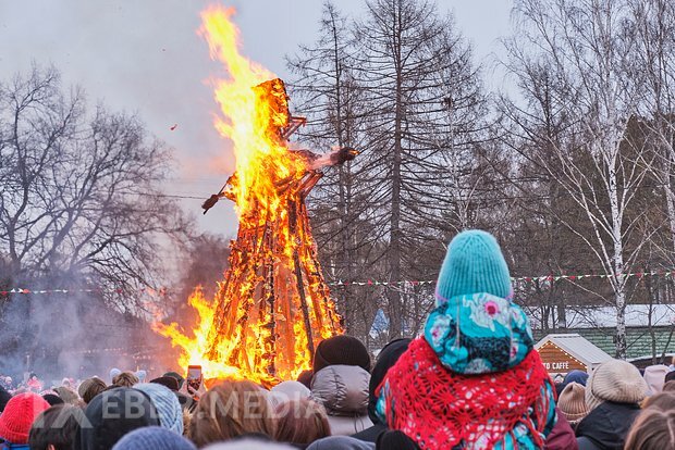 Rus Pravoslav Kilsəsi Maslenitsa heykəllərinin yandırılmasına münasibətini bildirib