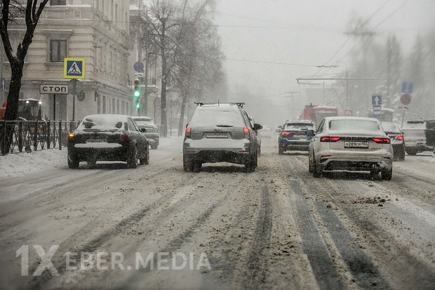 Rusiya şəhərlərindən birində yeni yolda kanalizasiya sularının daşması barədə məlumat verilib