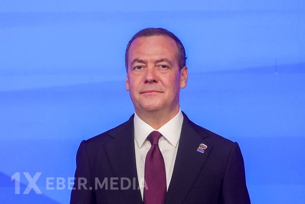 Medvedev açıqlamaları ilə bağlı zarafat etdi