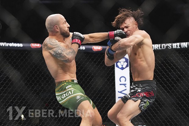 Braziliyalı UFC döyüşündə hər iki ayağını sındırdı