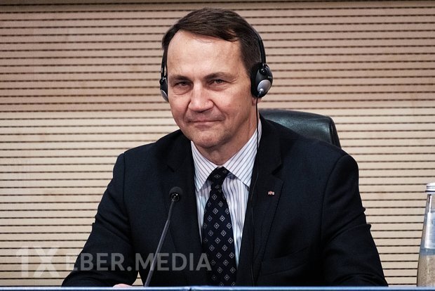 Qərb Sikorskinin Ukraynaya qarşı əsl münasibətini ortaya qoydu