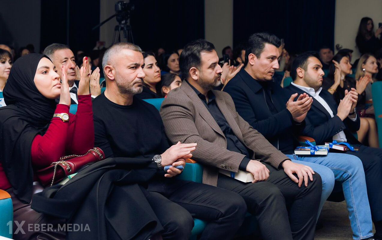 Qurban Qurbanov xanımı ilə tədbirdə