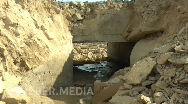 Yağışlar nəticəsində dağılan körpü hələ də bərpa olunmayıb