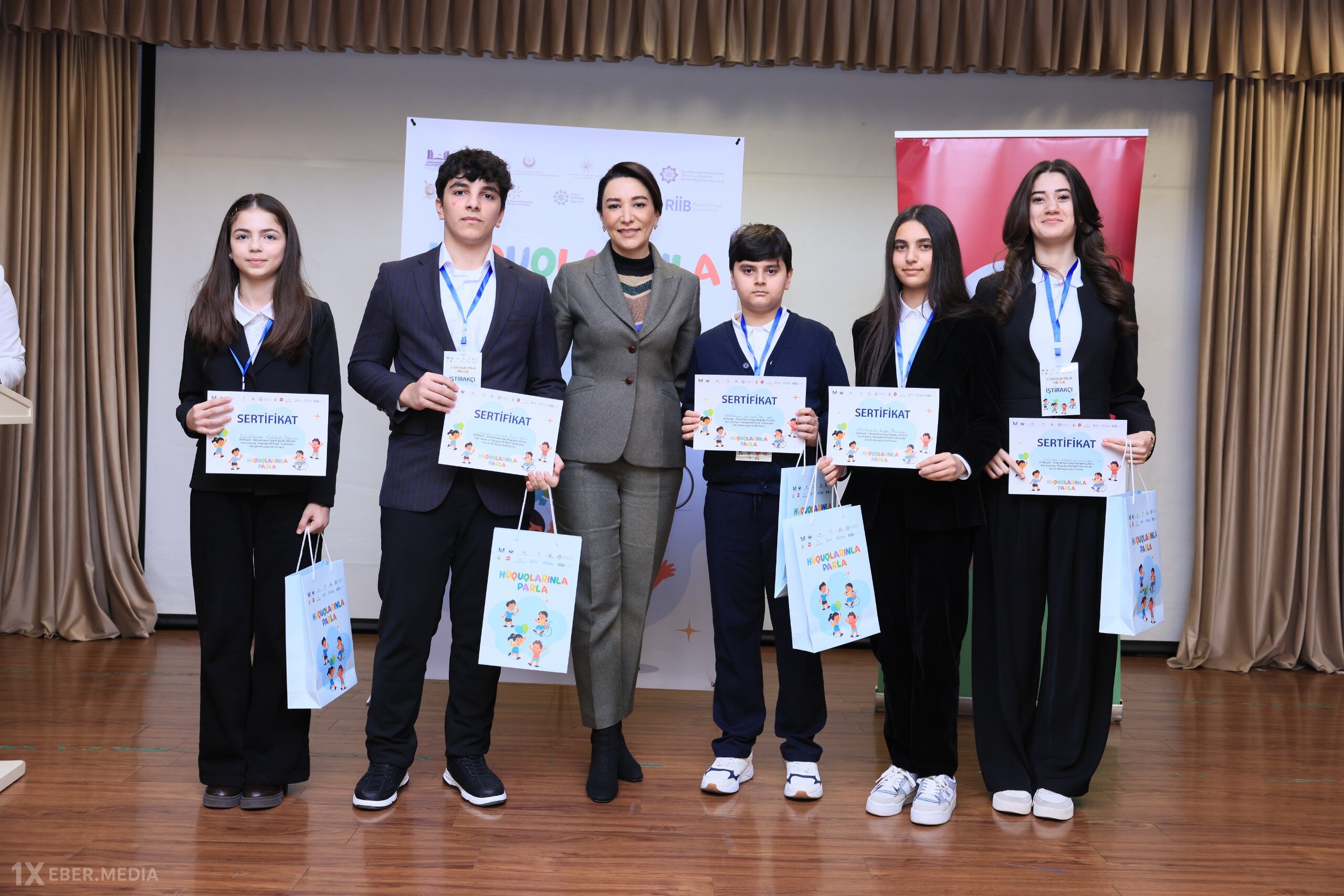 Ombudsman “Hüquqlarınla parla” layihəsinin bağlanış mərasimində iştirak edib