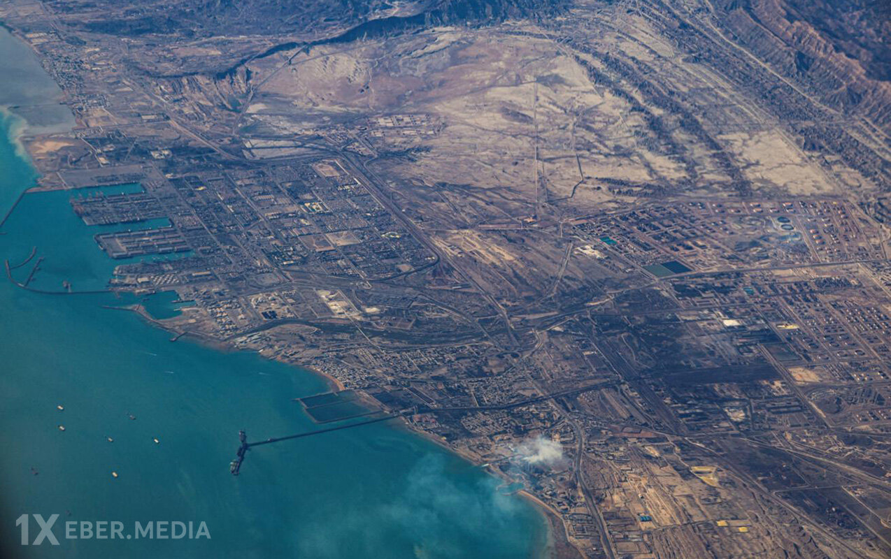İran raketinin vurduğu tanker Hörmüz boğazında batdı - Video