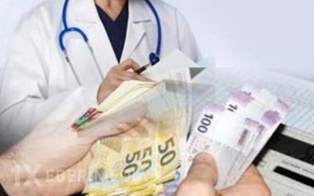 Müayinə olunmaq üçün getdiyi klinikada həkimin pulunu oğurladı