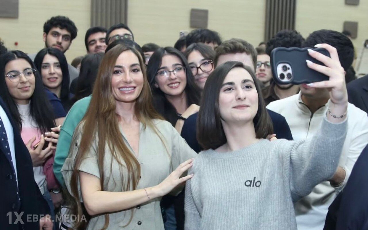 Arzu Əliyeva Bakı Ali Neft Məktəbində - FOTOLAR