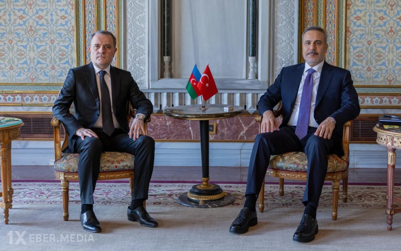 Ceyhun Bayramov türkiyəli həmkarı ilə görüşdü