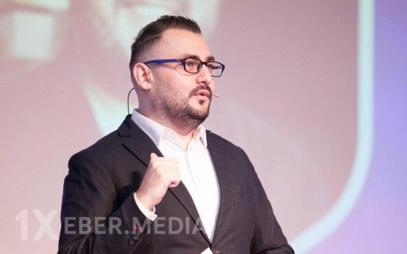 "Pulu basırdınız isveçli, ukraynalı, yunan mütəxəssislərə" - Murad Arifdən sərt cavab