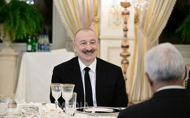 Prezidentin Koşta ilə rəsmi nahar əsnasında geniş tərkibdə görüşü oldu - FOTOLAR