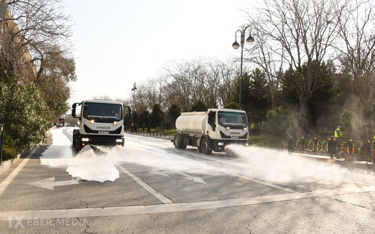 Bakının 537 küçəsi yuyuldu - FOTOLAR