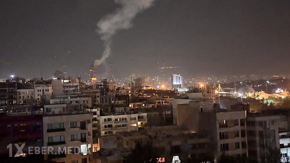 İranın Qərbi Azərbaycan ostanındakı Bukan şəhərinin administrasiya binasına zərbə endirilib