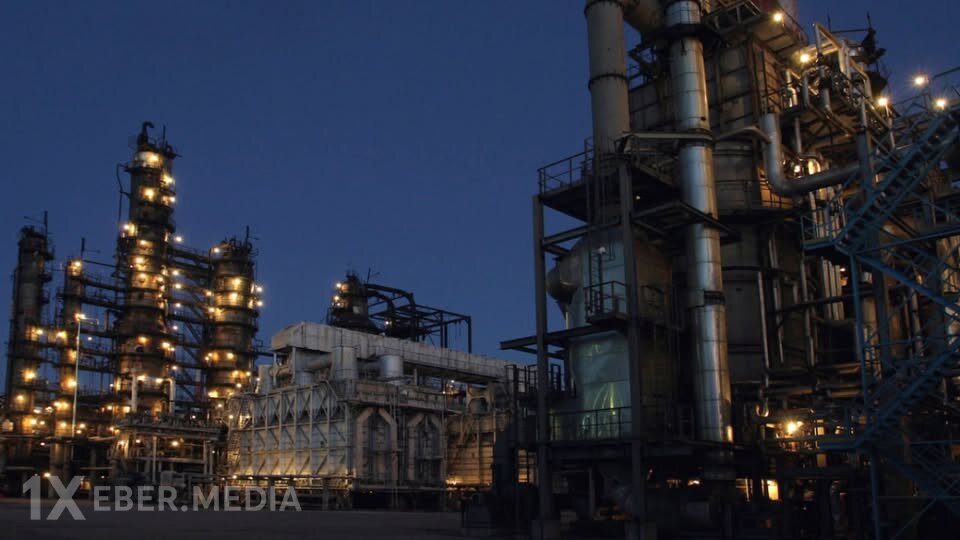 Rusiyada ikinci ən böyük neft emalı zavodu fəaliyyətini dayandırıb