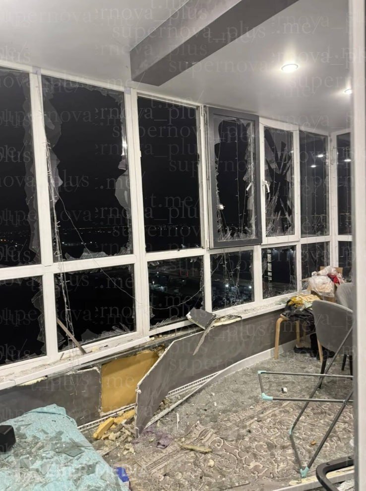 Krasnodarda pilotsuz aparat çoxmərtəbəli binaya çırpılıb