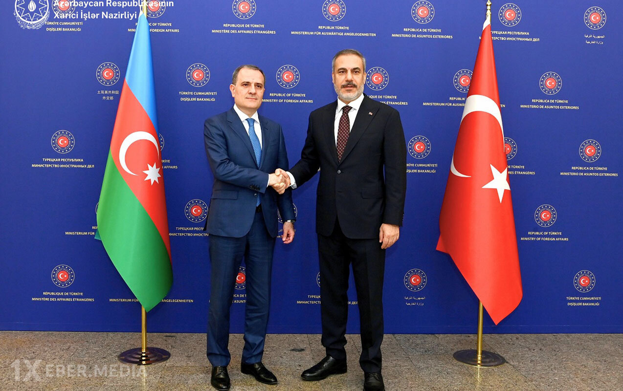 Ceyhun Bayramov türkiyəli həmkarı ilə danışdı