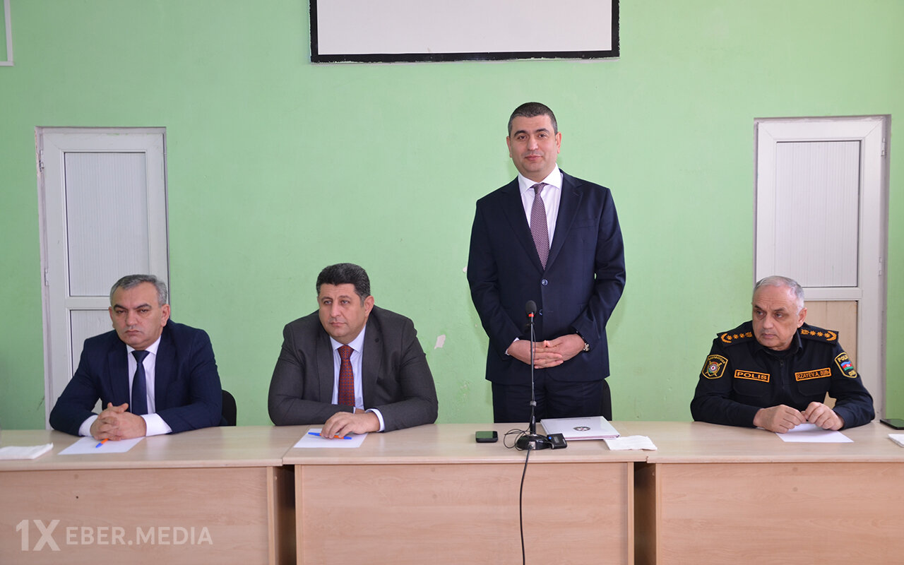 Elşən Həsənli Qarabucaq sakinləri ilə görüşdü