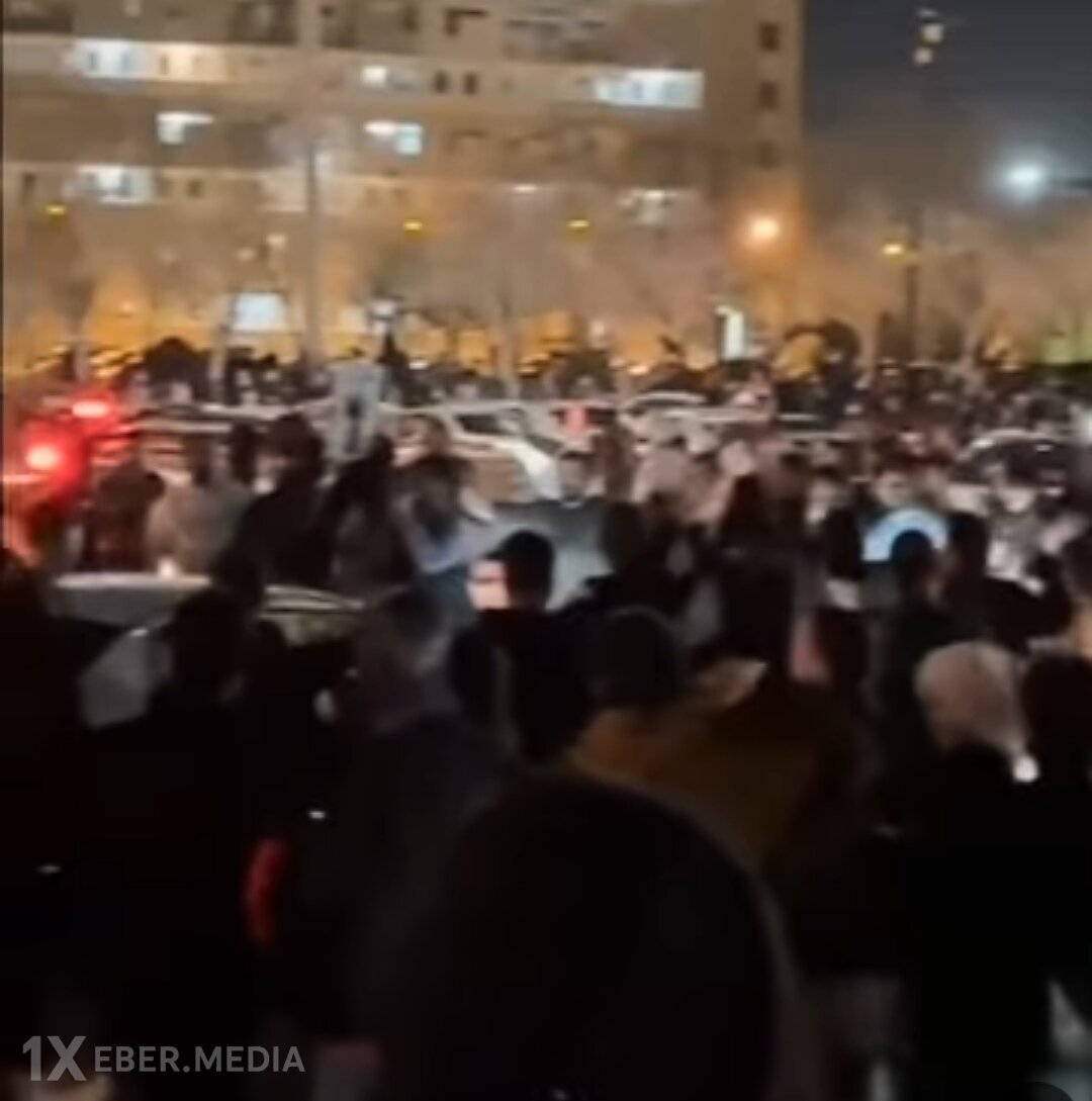 Rəhbərin ölümünə sevinənlər küçələrdə oynayır-VİDEO