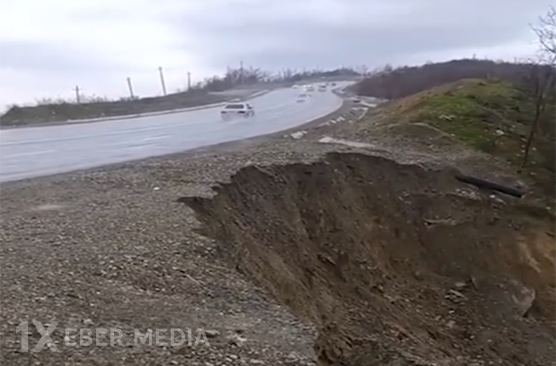 Muğanlı-İsmayıllı yolunun mühafizə zolağında sürüşmə olub