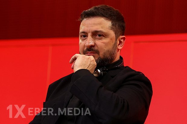 Ukrayna Zelenskinin İranın devrilmiş şahının oğlu ilə görüşünü lağa qoyub