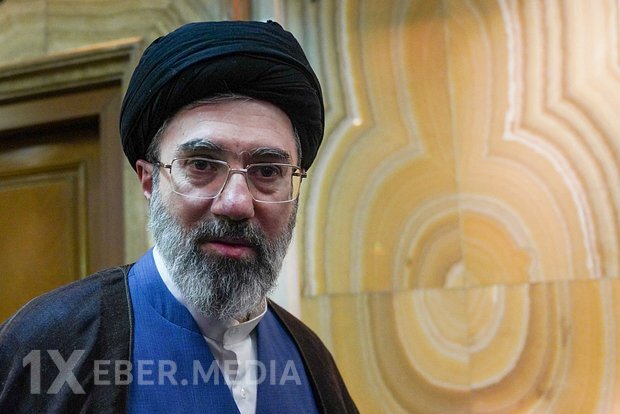 İranın Ali Lideri Yaxın Şərq ölkələrinə müraciət etdi