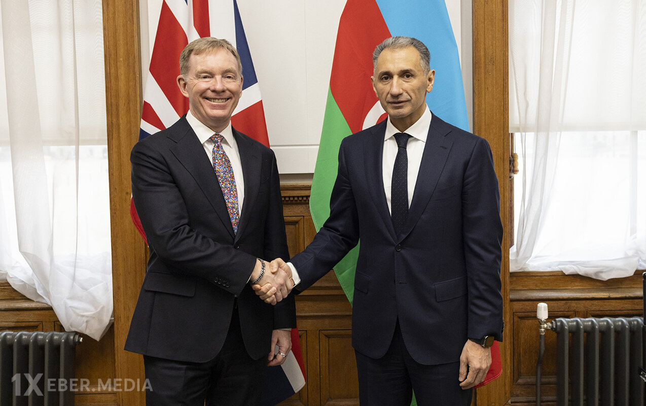 Rəşad Nəbiyev britaniyalı nazirlə görüşdü