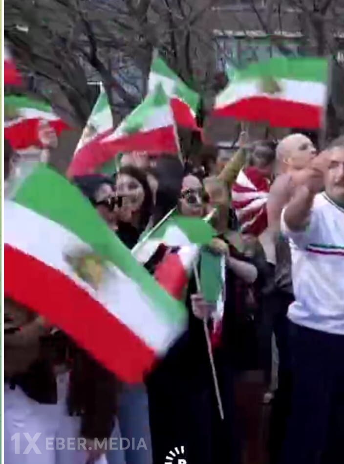 Xameneinin öldürülməsindən sonra Amerikada yaşayan iranlılar küçələrı çıxıblar-VİDEO