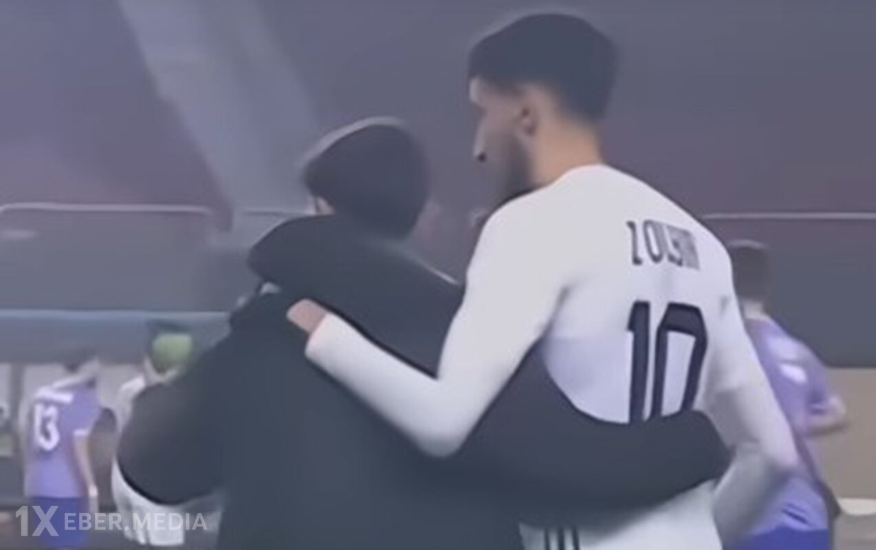 Oyun zamanı meydançaya girdi, Zubirlə selfi etdi - Video