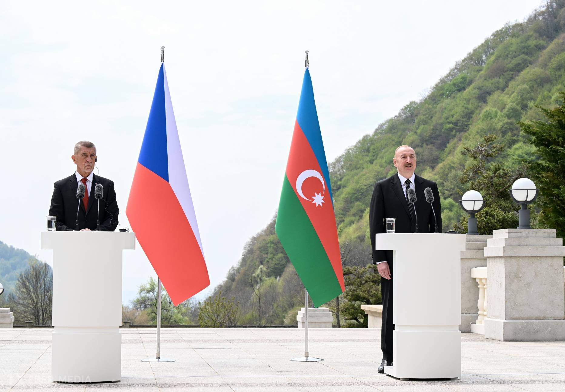 Azərbaycanın Çexiya ilə əməkdaşlığı Avropa ilə Cənubi Qafqaz arasında körpü rolunu oynamaqla yanaşı, regional sabitlik və inkişaf baxımından da mühüm əhəmiyyət kəsb  edir