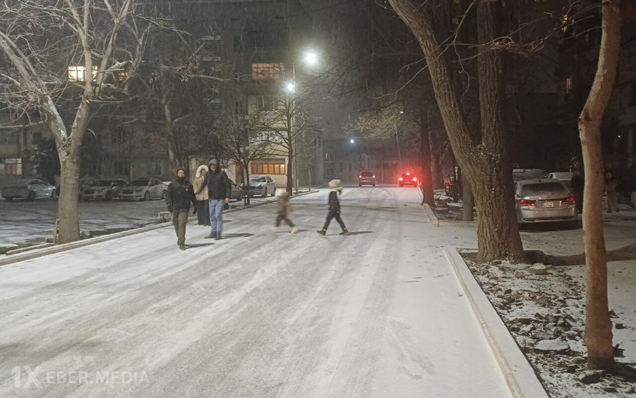 Yardımlıya dolu düşüb, bu ərazilərə qar yağır