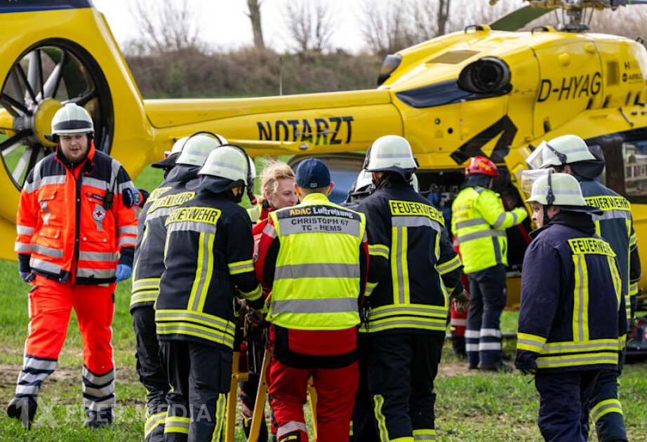 Almaniyada güclü külək nəticəsində aşan ağac üç nəfərin ölümünə səbəb olub