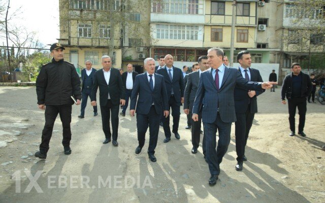 Niyazi Bayramov zərər görmüş binalara baxış keçirdi - FOTOLAR